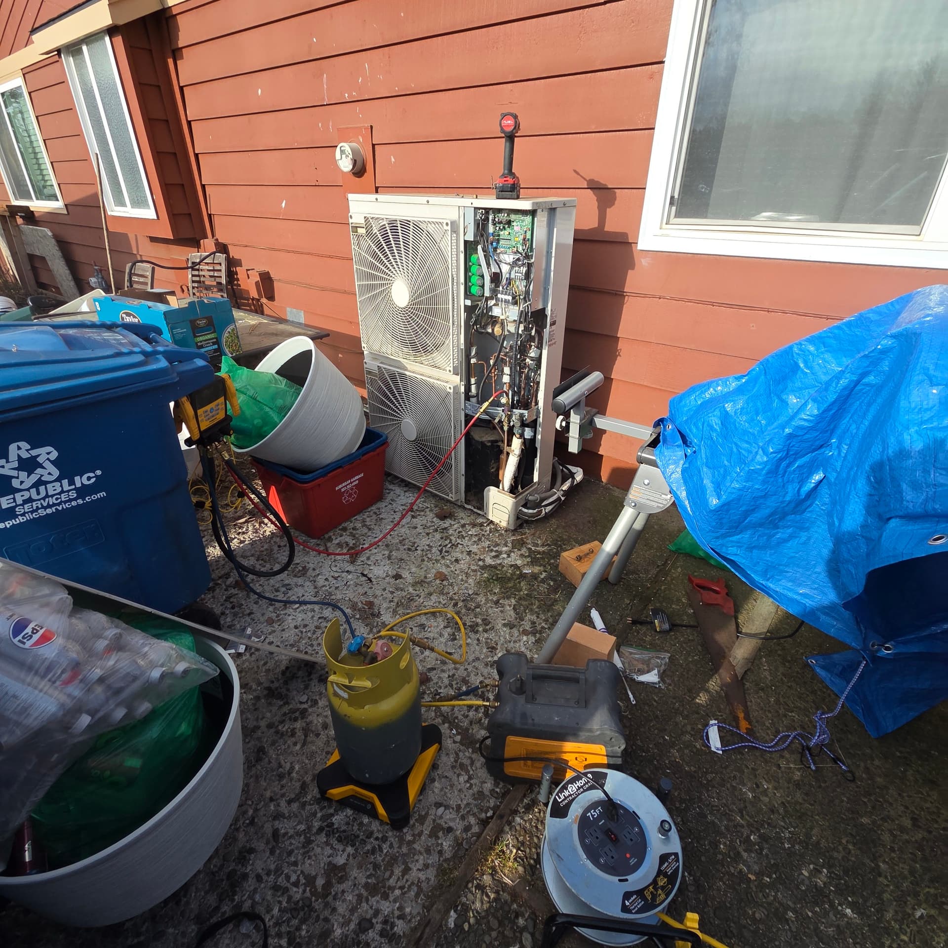 Refrigerant Leak Repair on an LG Multi F MAX Inverter Heat Pump image
