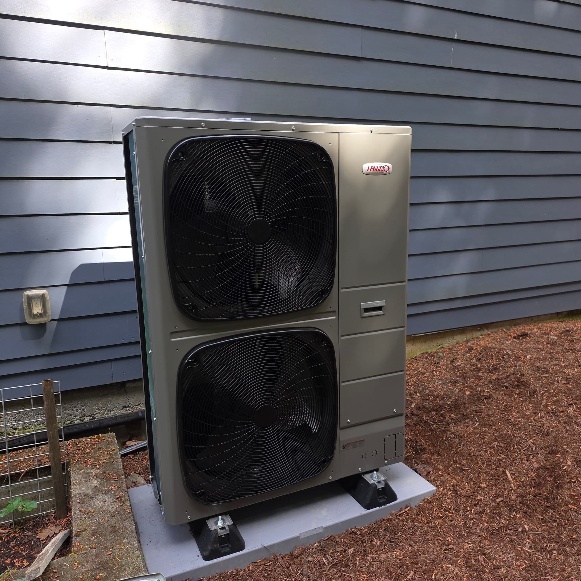 Gallery photos for Lennox Side-Discharge Heat Pump Install in Portland: Image #1