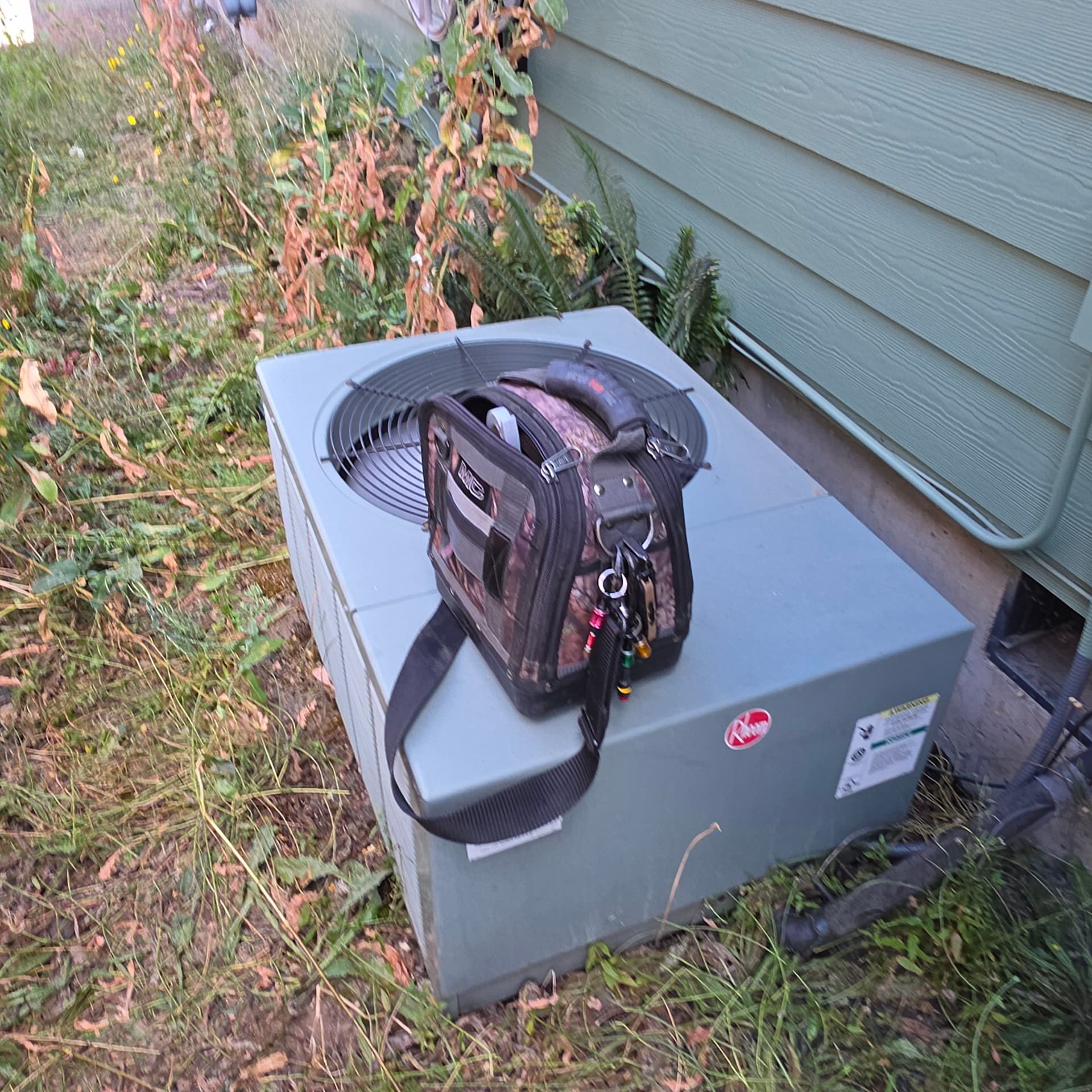 Aurora AC Diagnostic Uncovers Low Refrigerant Draining Comfort image