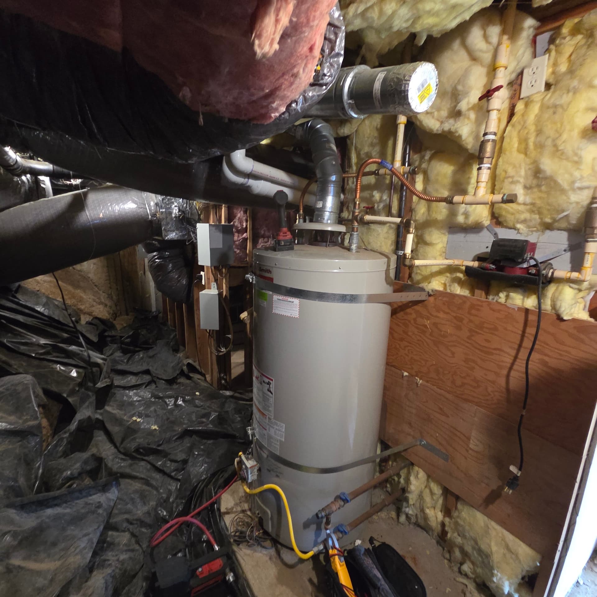 Gallery photos for Tankless vs Traditional Water Heaters Which Is Right for You: Image #1