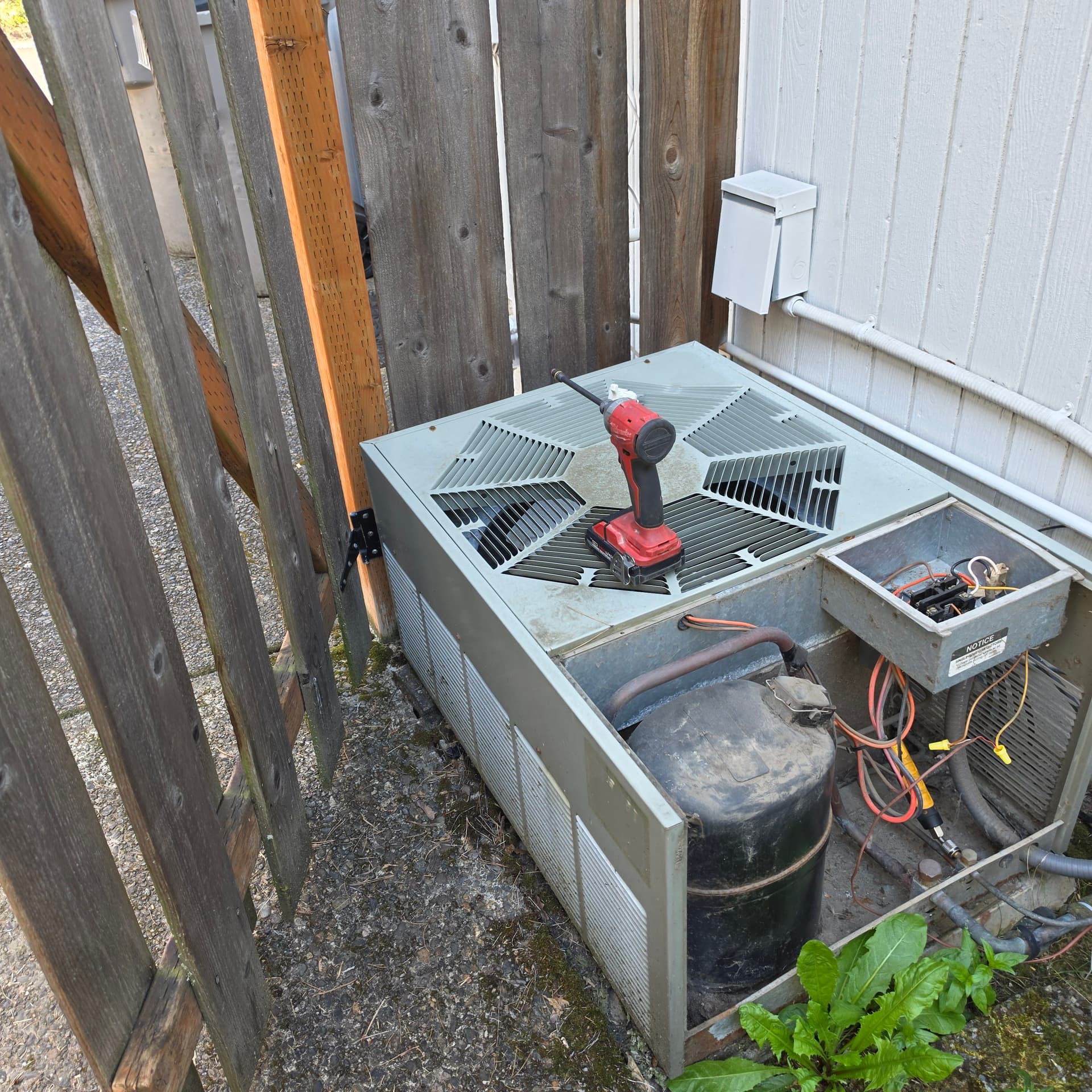 Gallery photos for Shorted Compressor Diagnosis on a Rheem AC Unit in Beaverton: Image #1