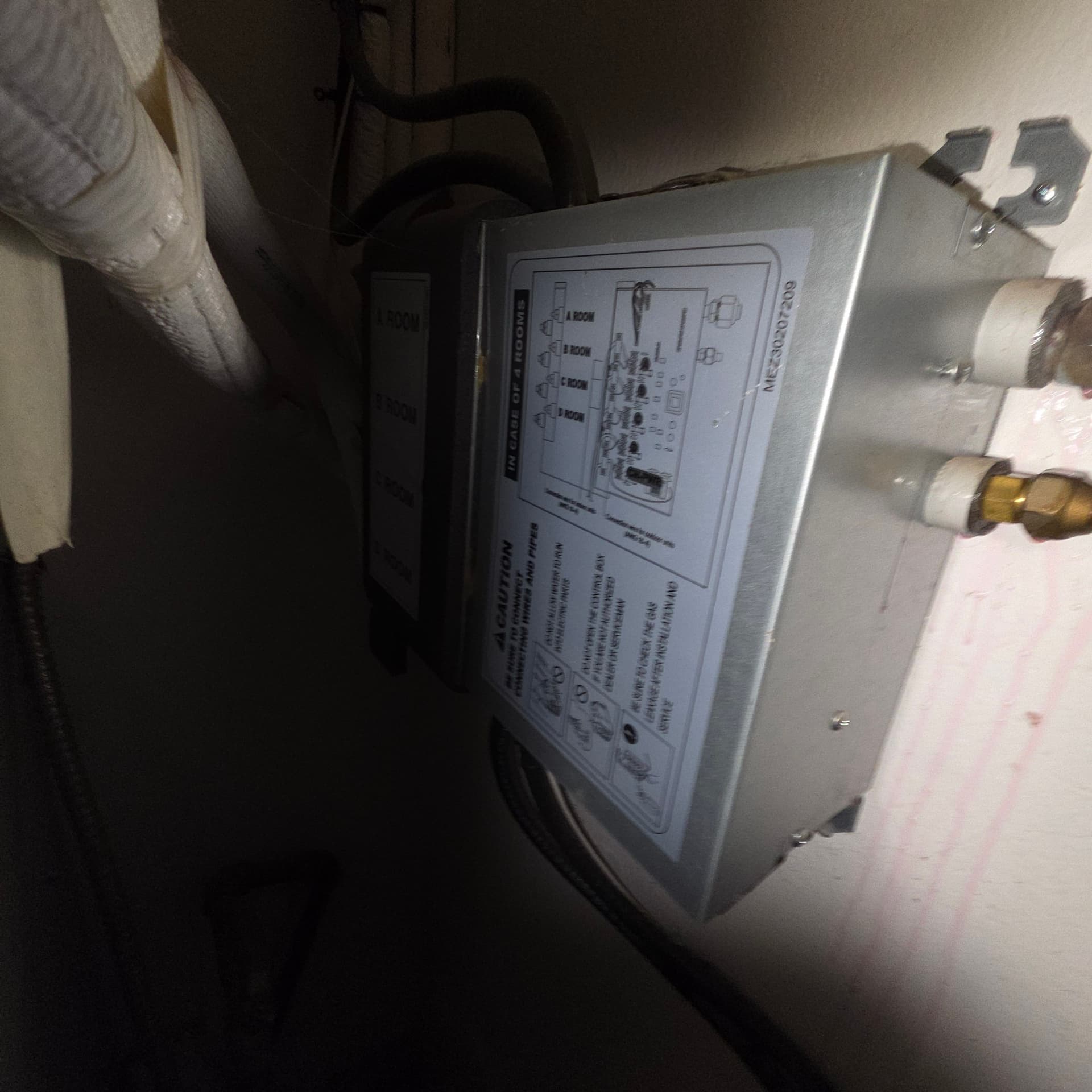 Gallery photos for Refrigerant Leak Repair on an LG Multi F MAX Inverter Heat Pump: Image #1