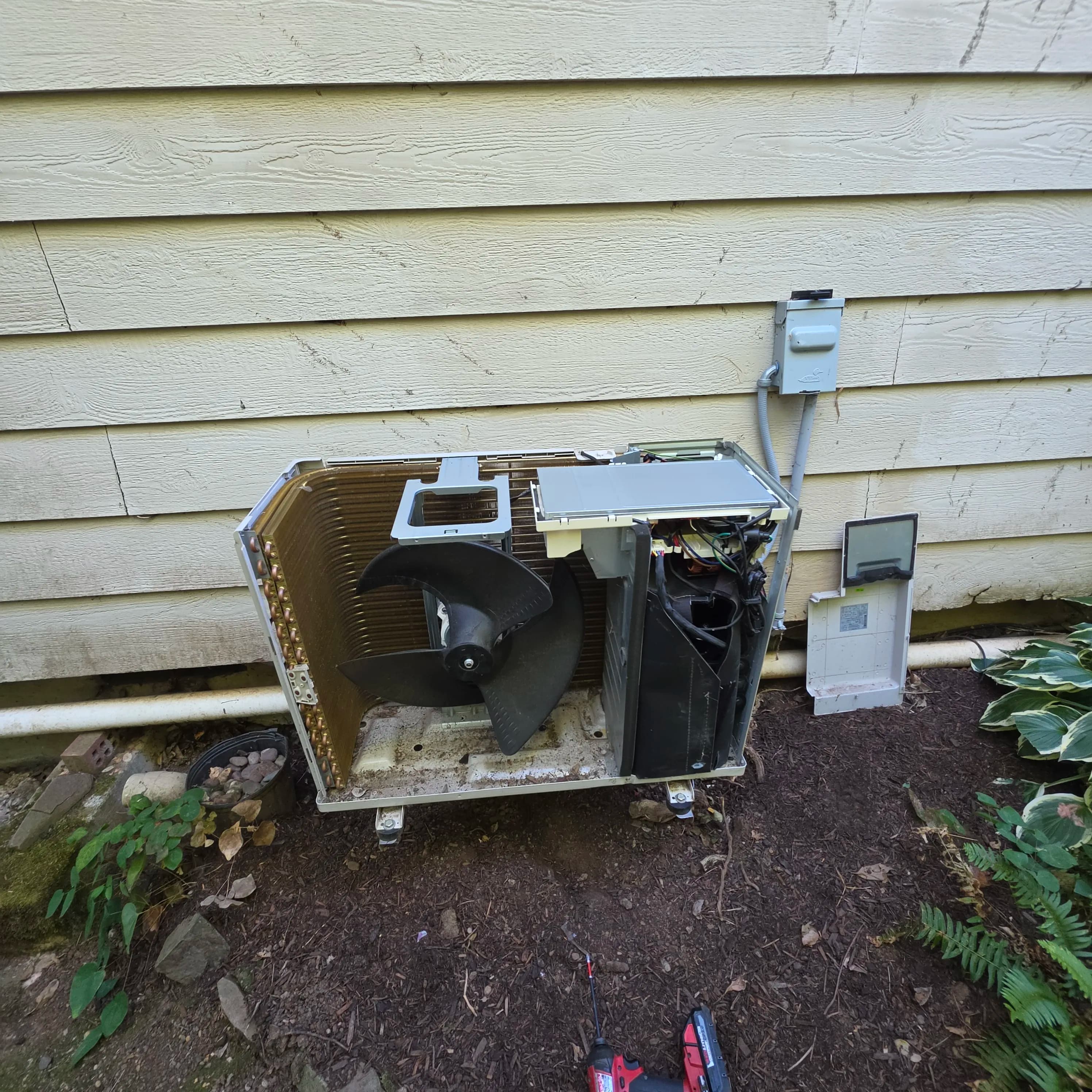 Project LG Two-Zone Ductless Minisplit Refrigerant Leak Repair in Newberg image