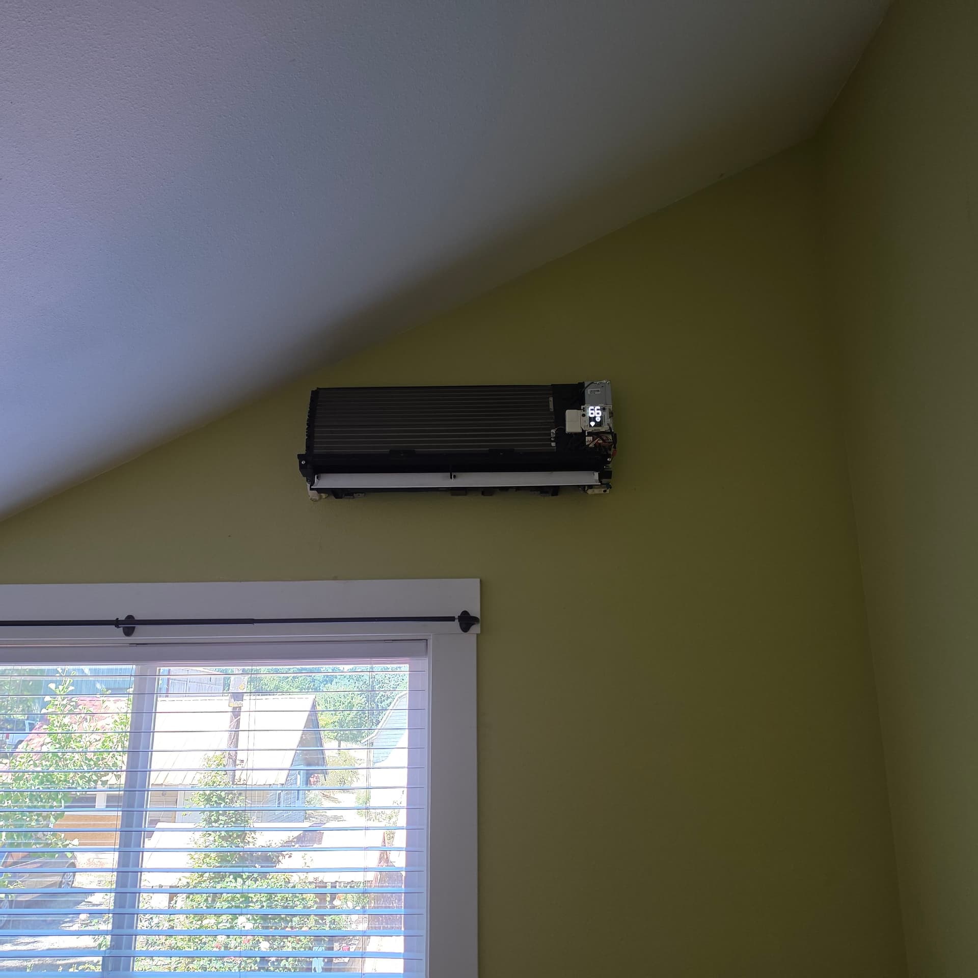 Gallery photos for LG Ductless Mini Split Repair in Newberg: Image #1