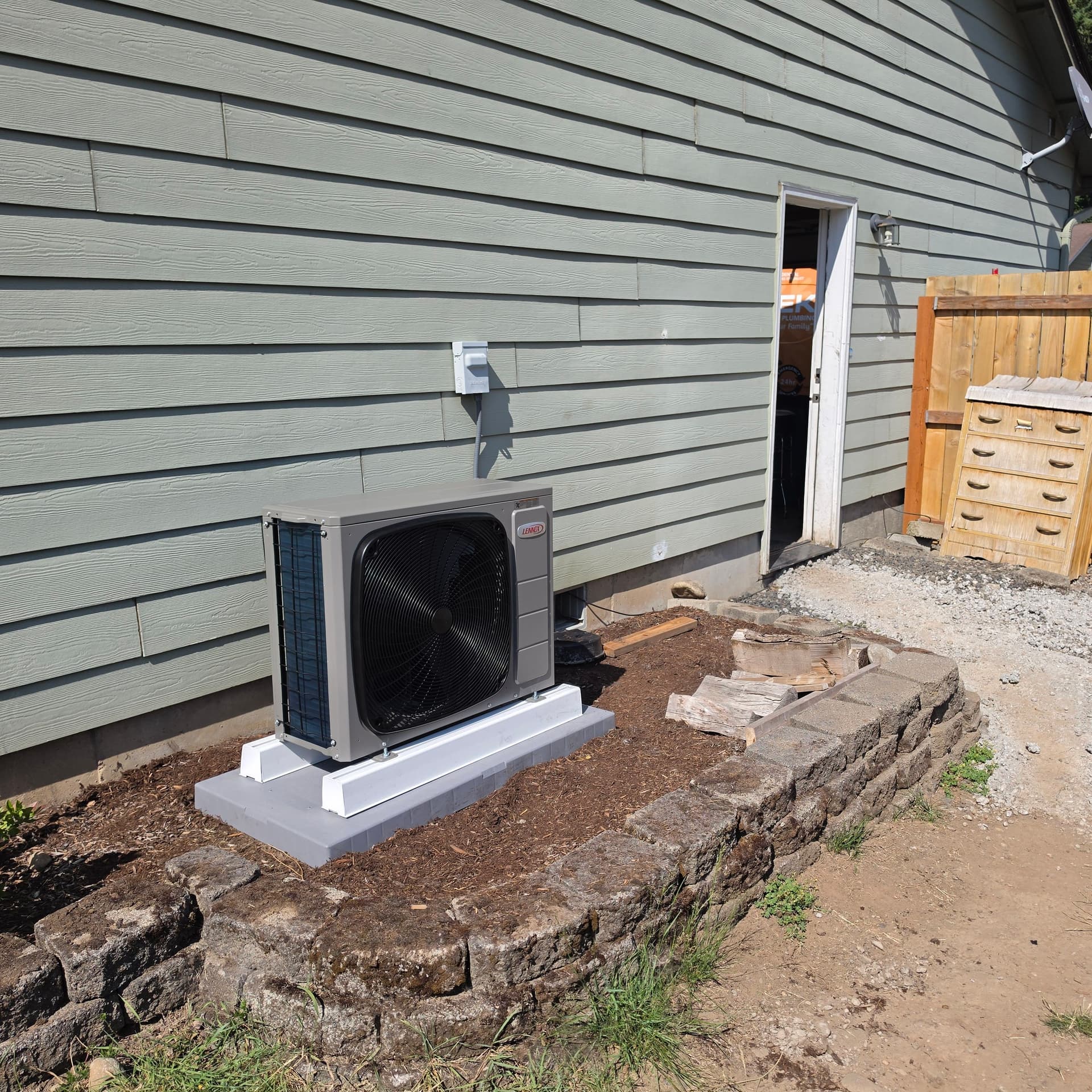Gallery photos for Lennox Dual Fuel Variable-Speed HVAC Upgrade Installed: Image #4