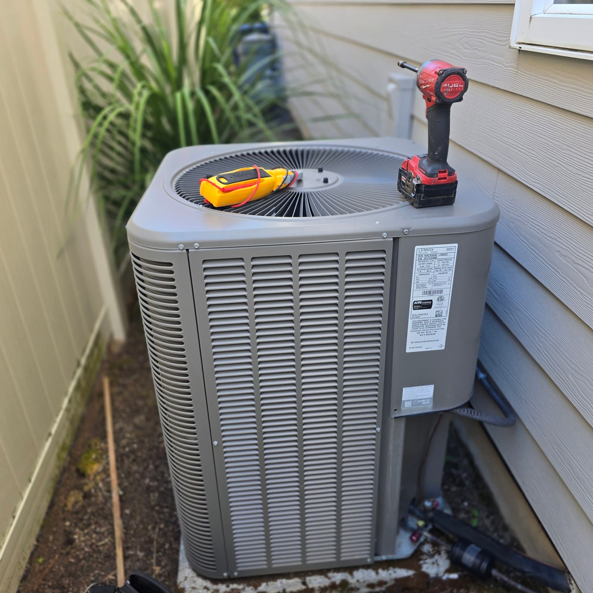 Lennox AC Diagnostic Finds Low Refrigerant in Woodburn image
