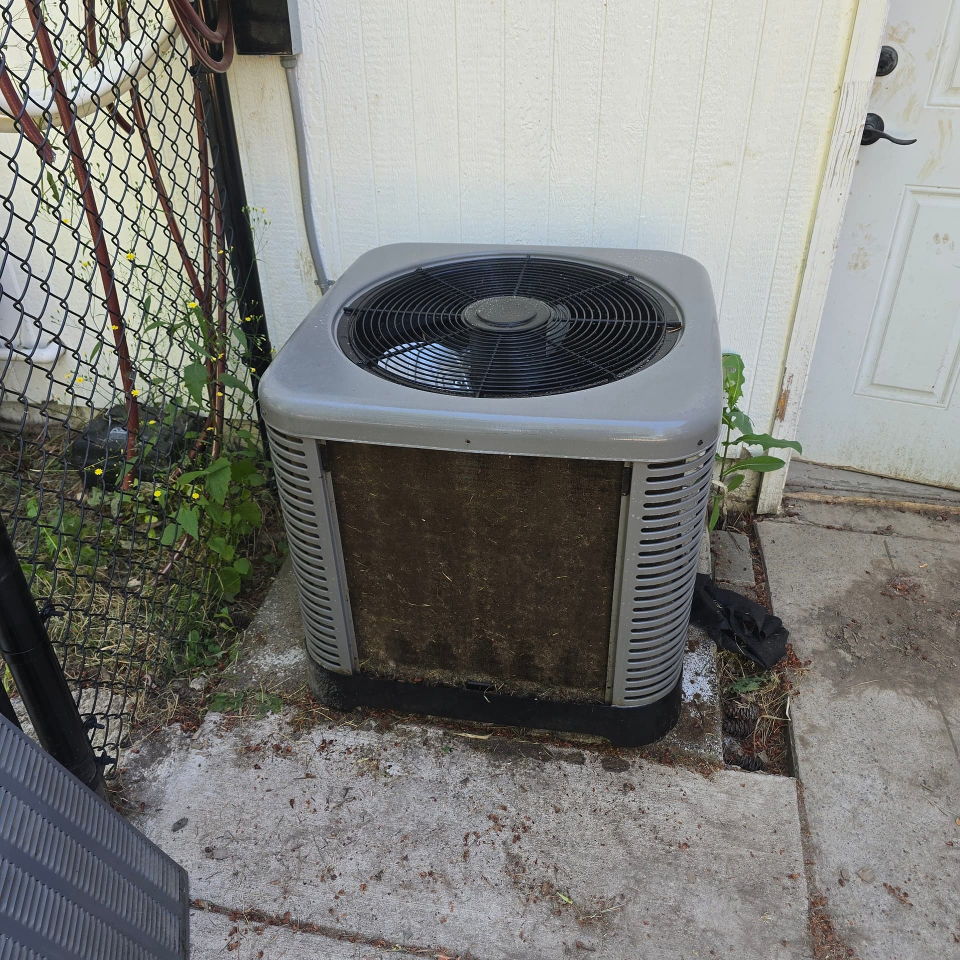 A Dirty Outdoor AC Unit Is Working Against You image